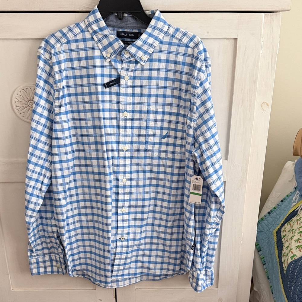 Nautica Casual Dress Shirt Men’s size L (Classic fit/Stretch)